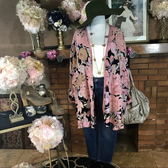 VINTAGE Tops - VINTAGE KIMONO (3X); EFFORTLESS STYLE  TANK (3X)